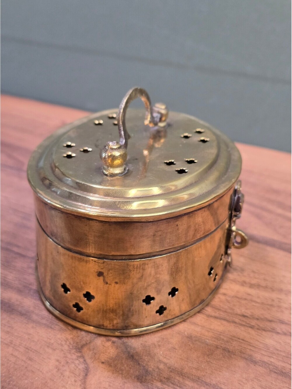 Vintage Pierced Brass Cricket Box Hinged Incense Trinket Caddy - Picture 3 of 7